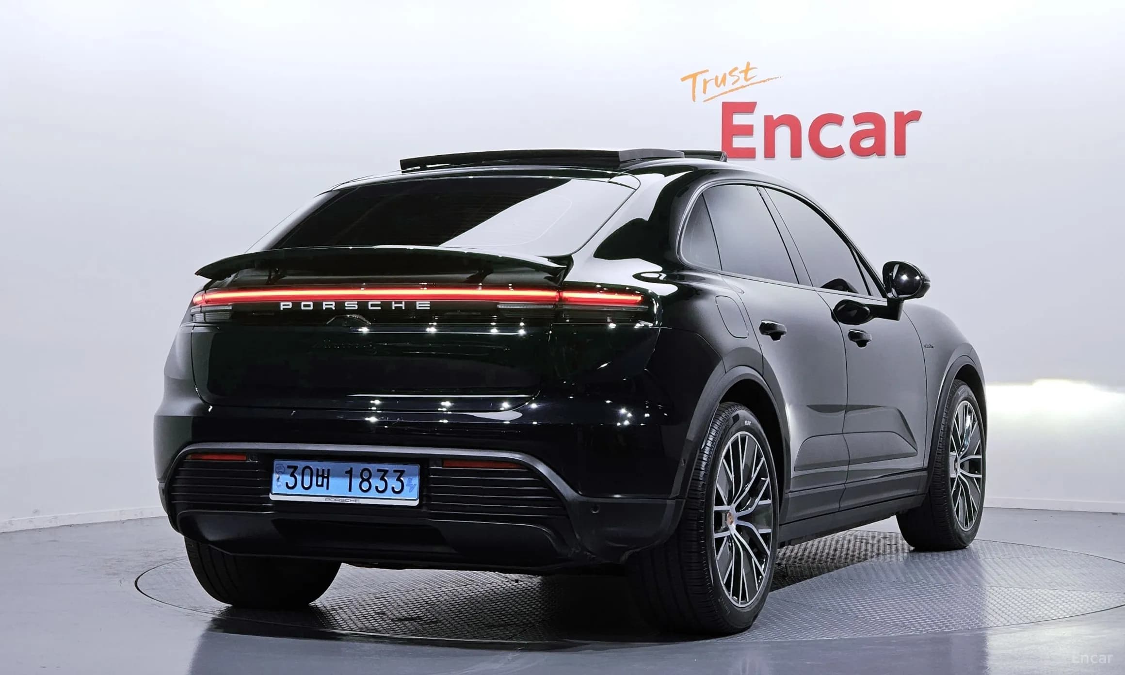 Macan EV