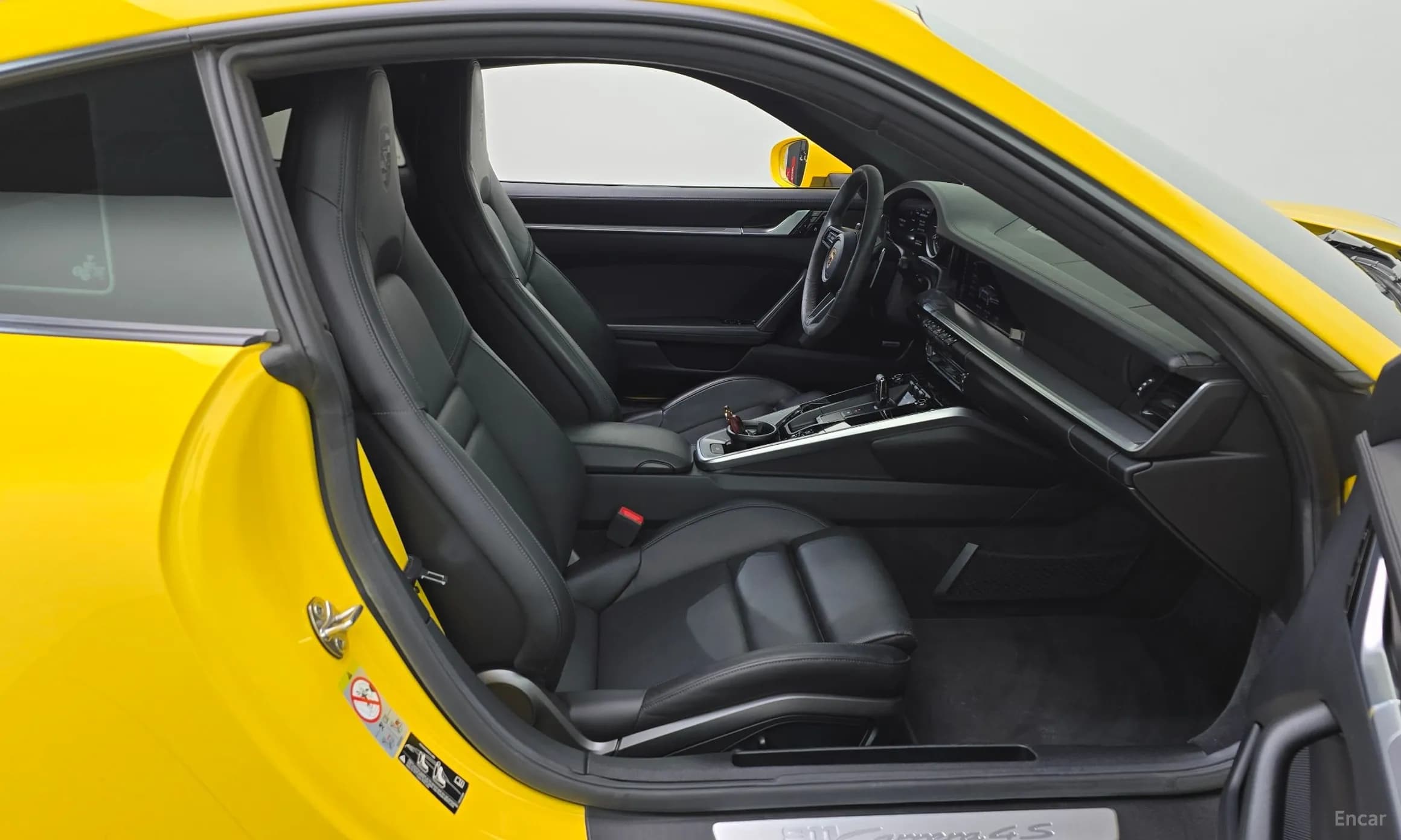 911 (992)