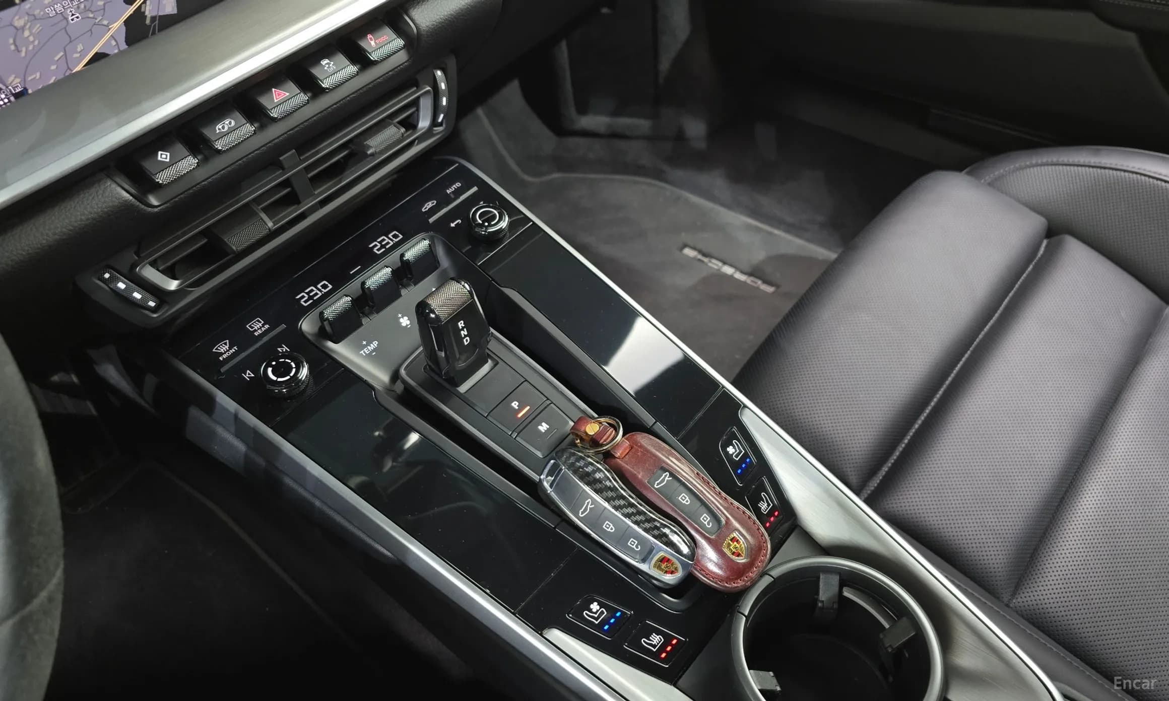 911 (992)