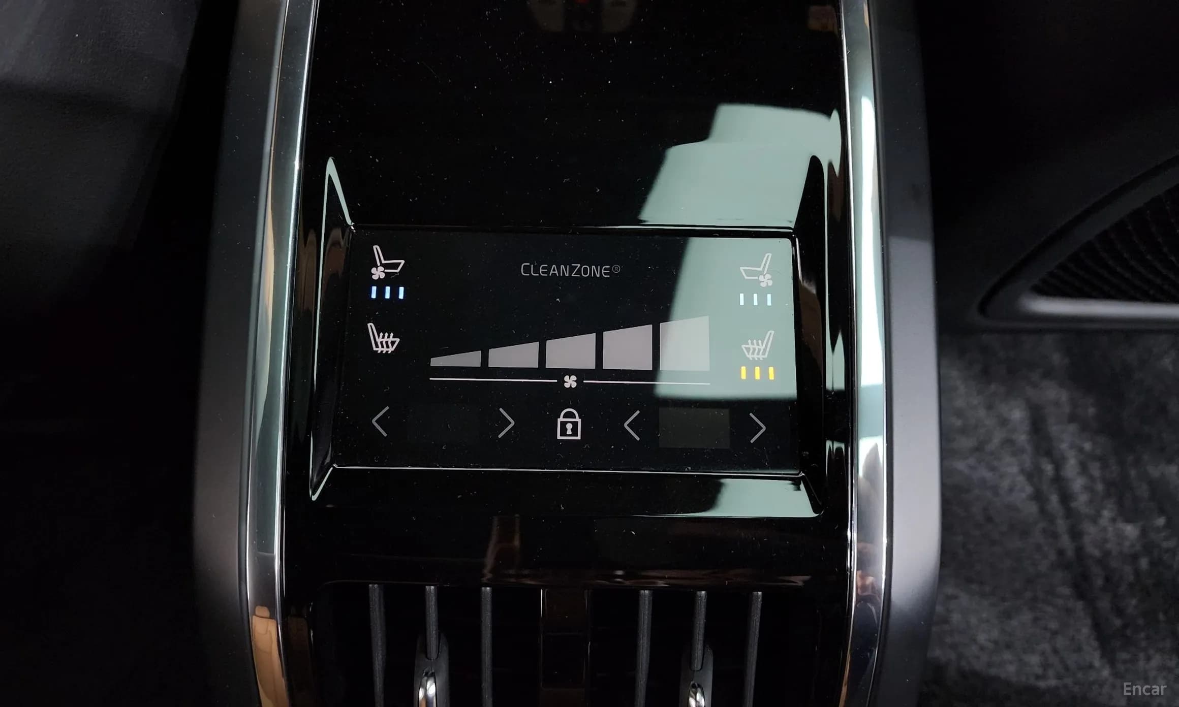S90