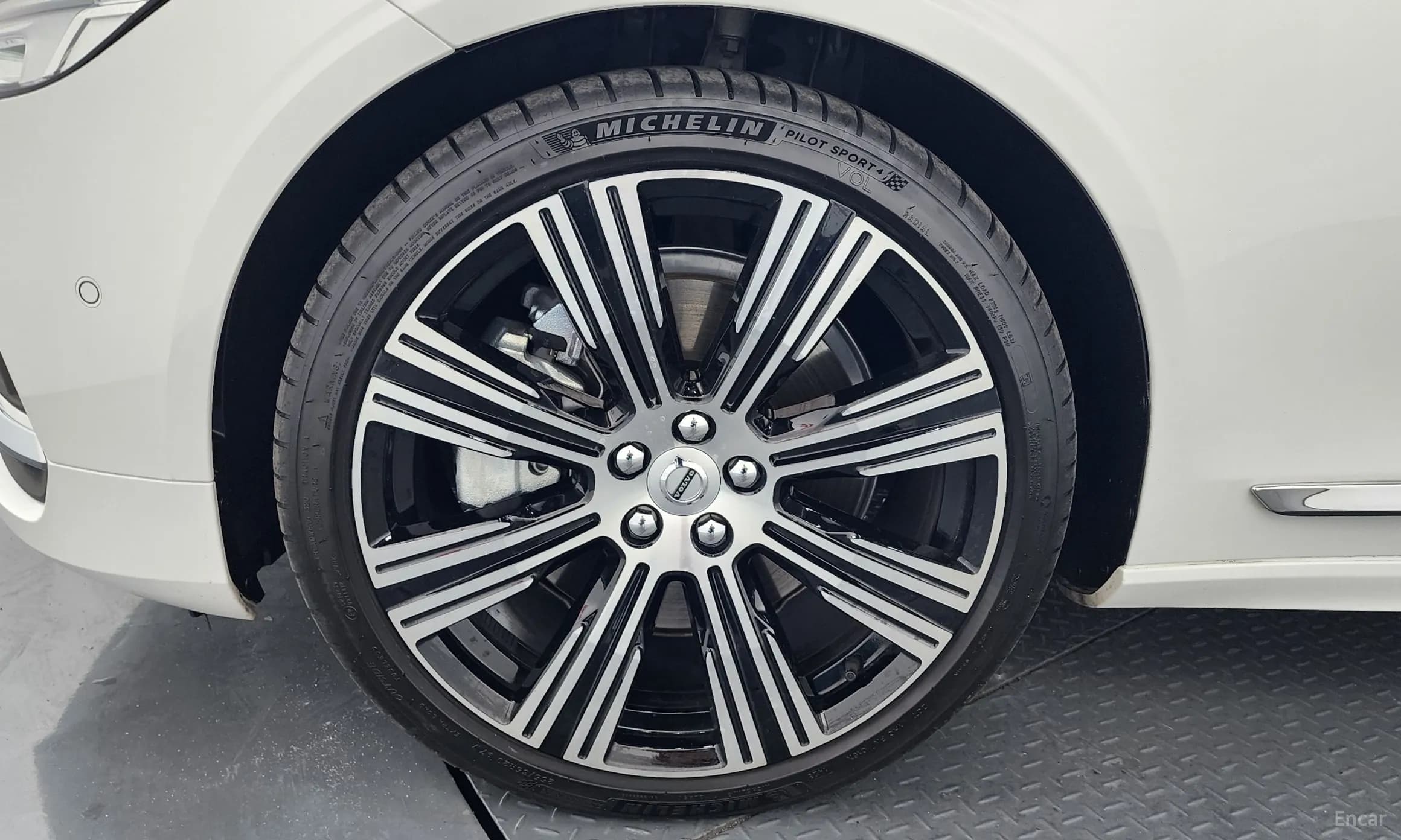 S90