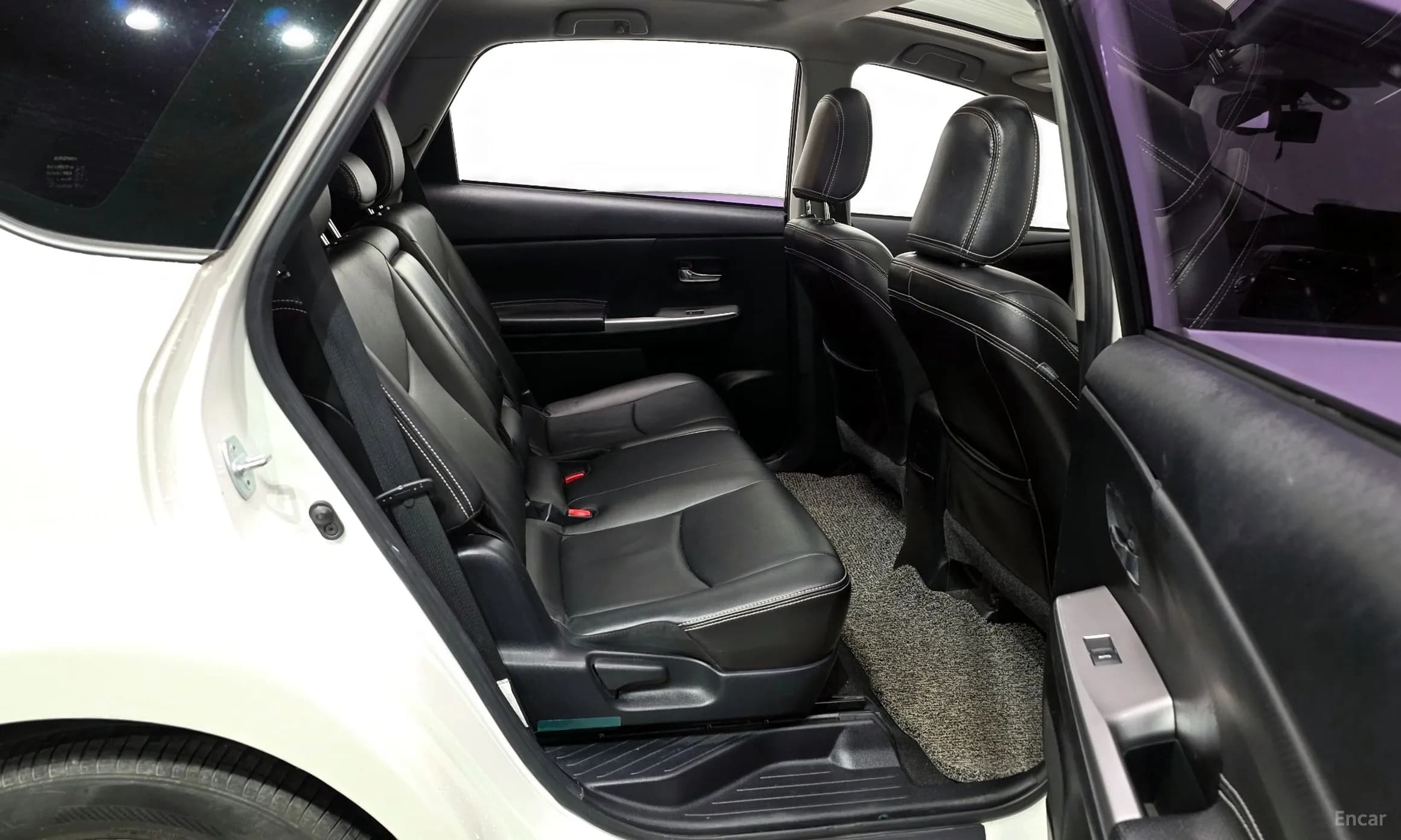 Prius V