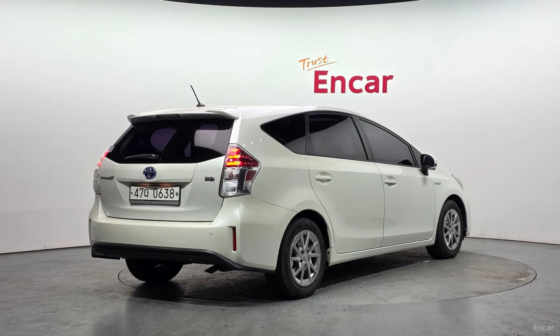 Prius V