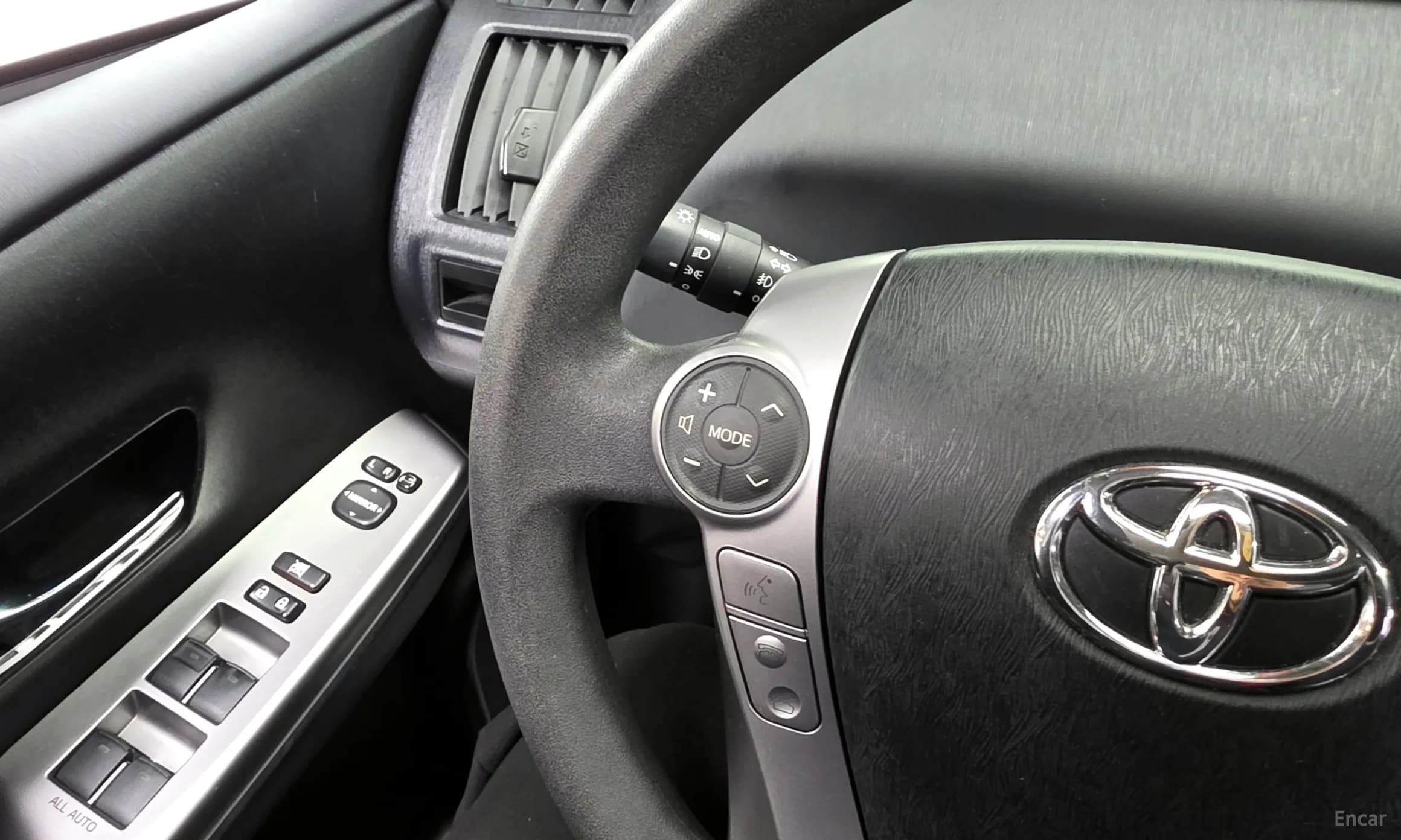 Prius V