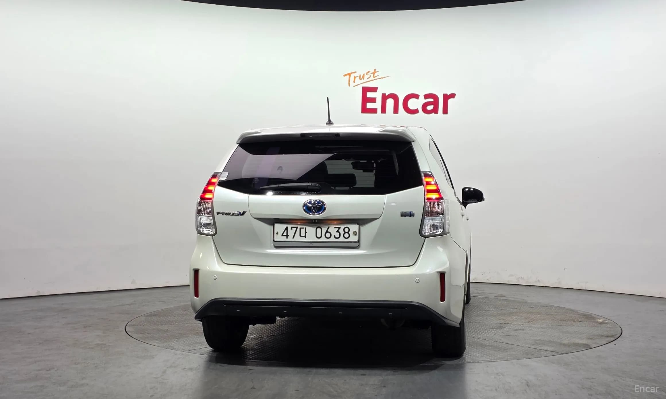 Prius V