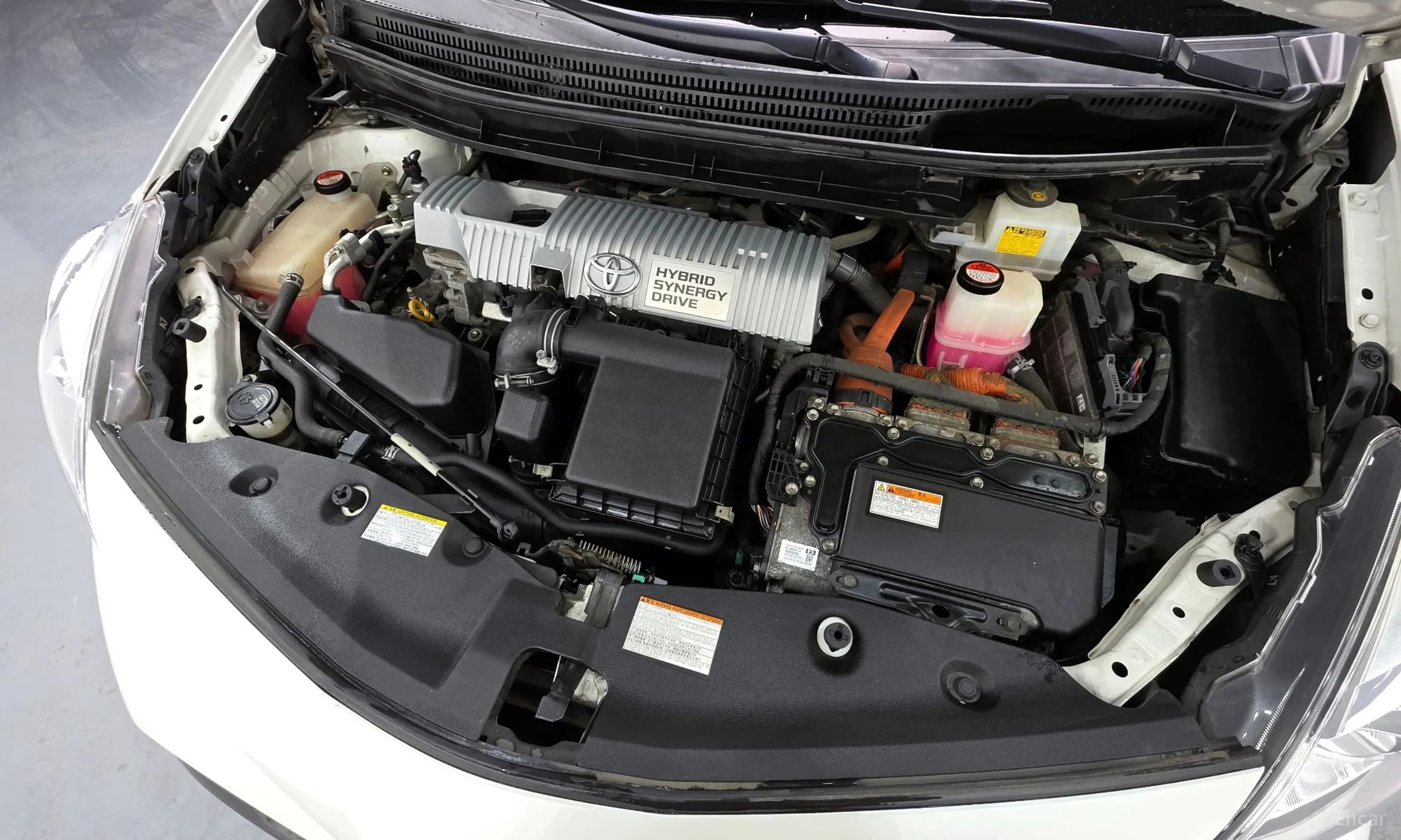 Prius V
