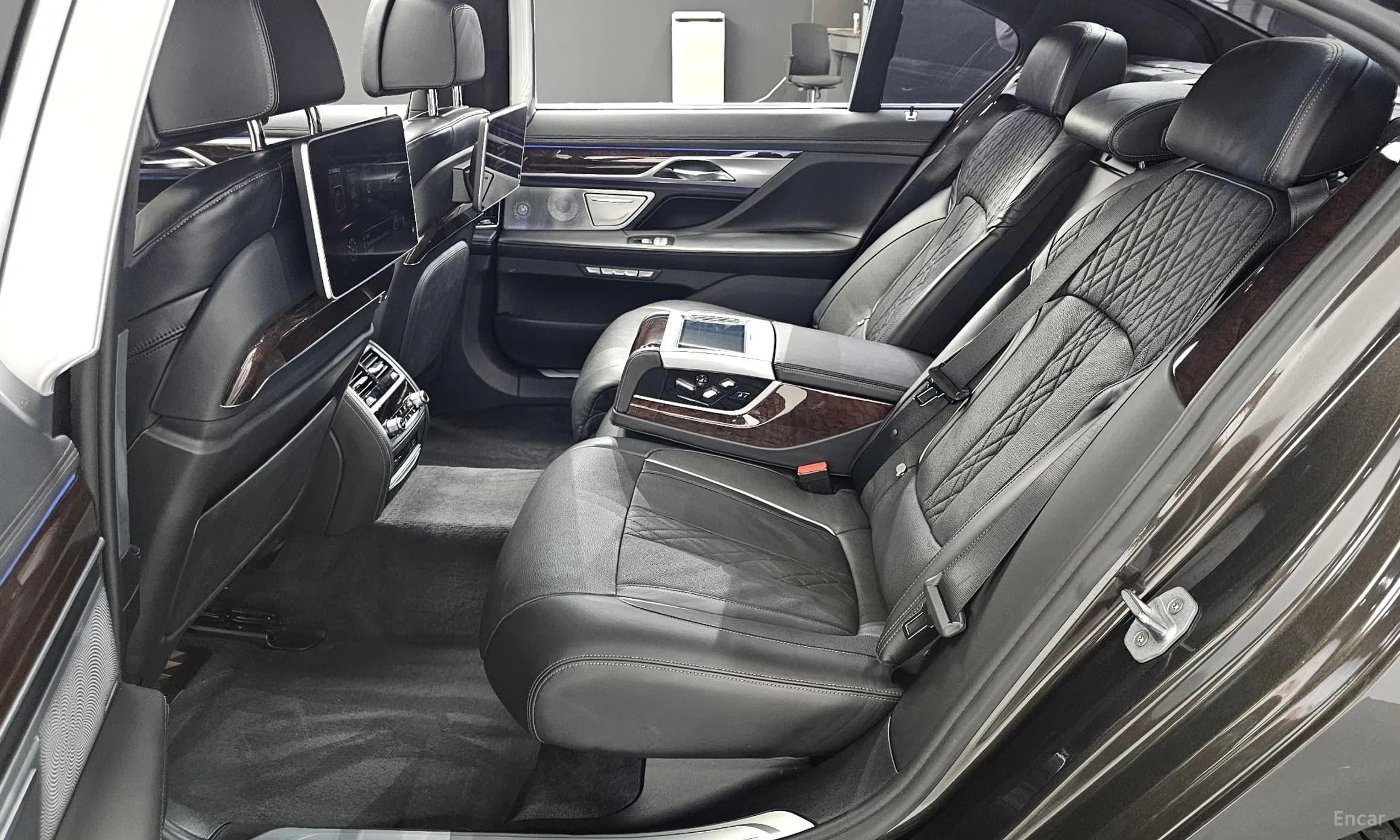 7 Series (G11)