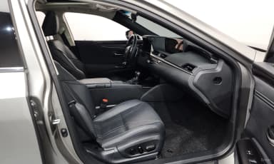 ES300h 7th Generation