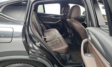 X4 (G02)