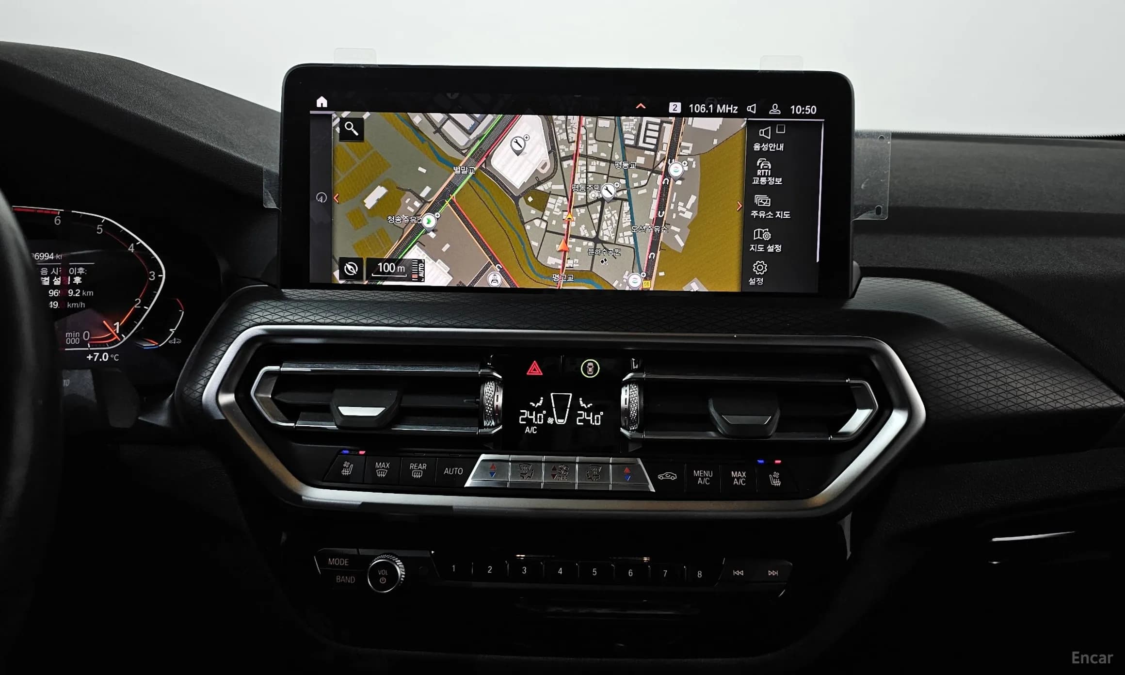 X4 (G02)