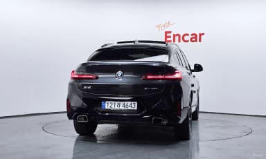 X4 (G02)