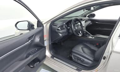 Camry (XV70)