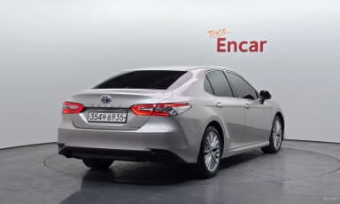 Camry (XV70)