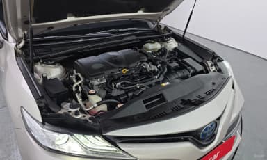Camry (XV70)