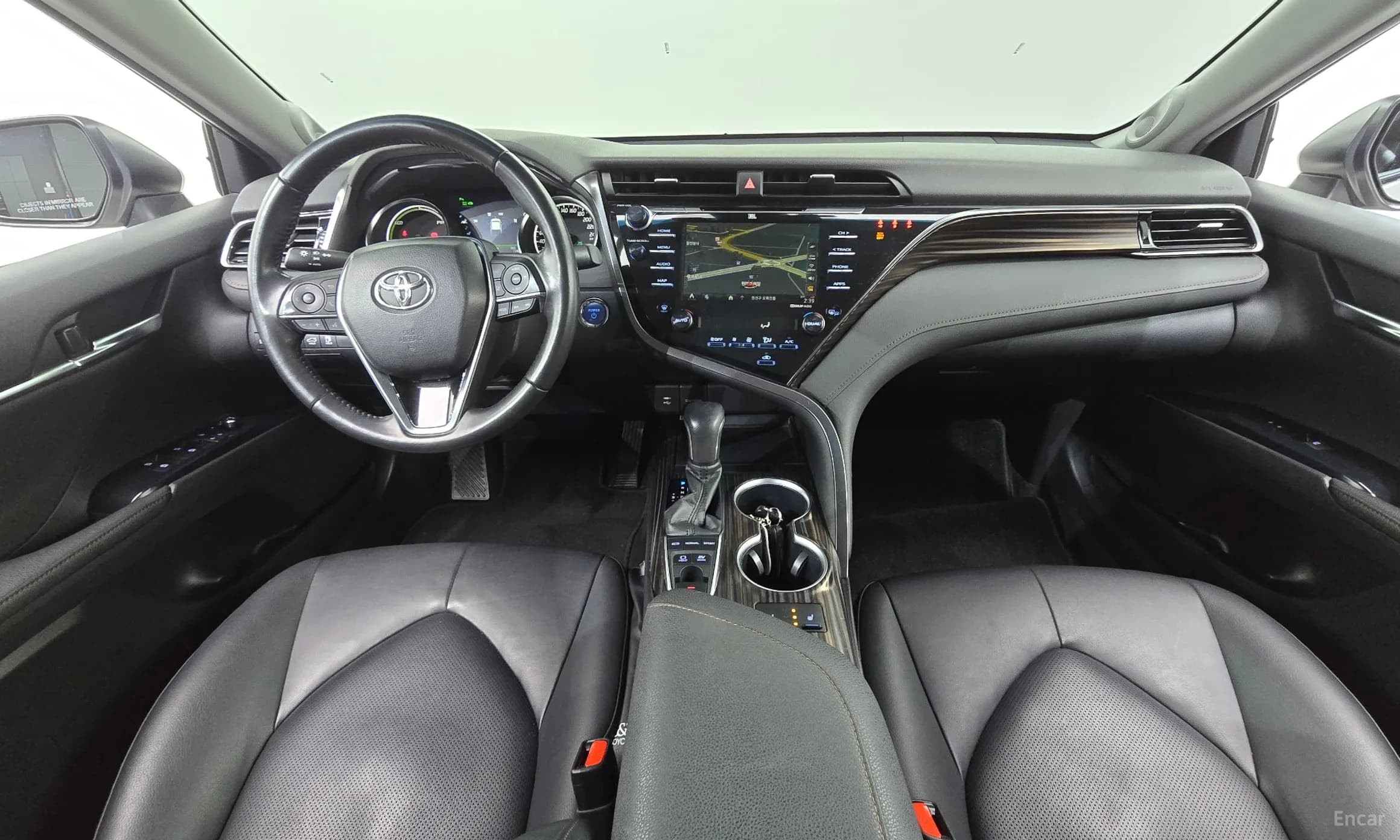 Camry (XV70)