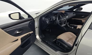 ES300h 7th Generation