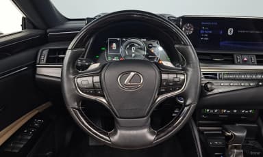 ES300h 7th Generation