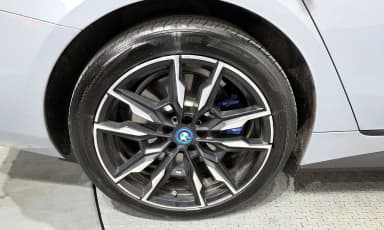 i4