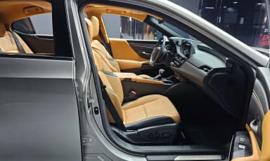 ES300h 7th Generation