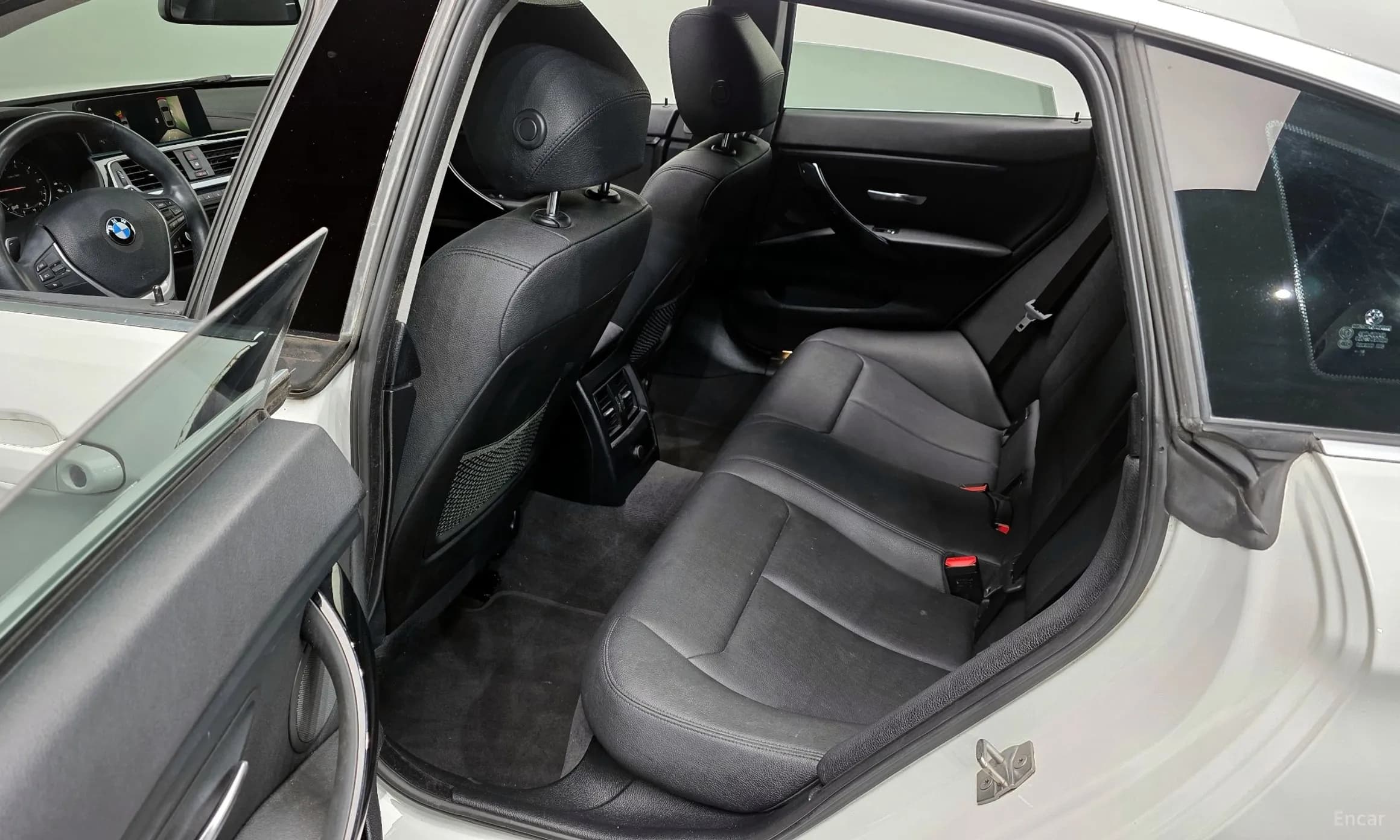 Series 4 (F32)