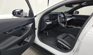 5 Series (G60)