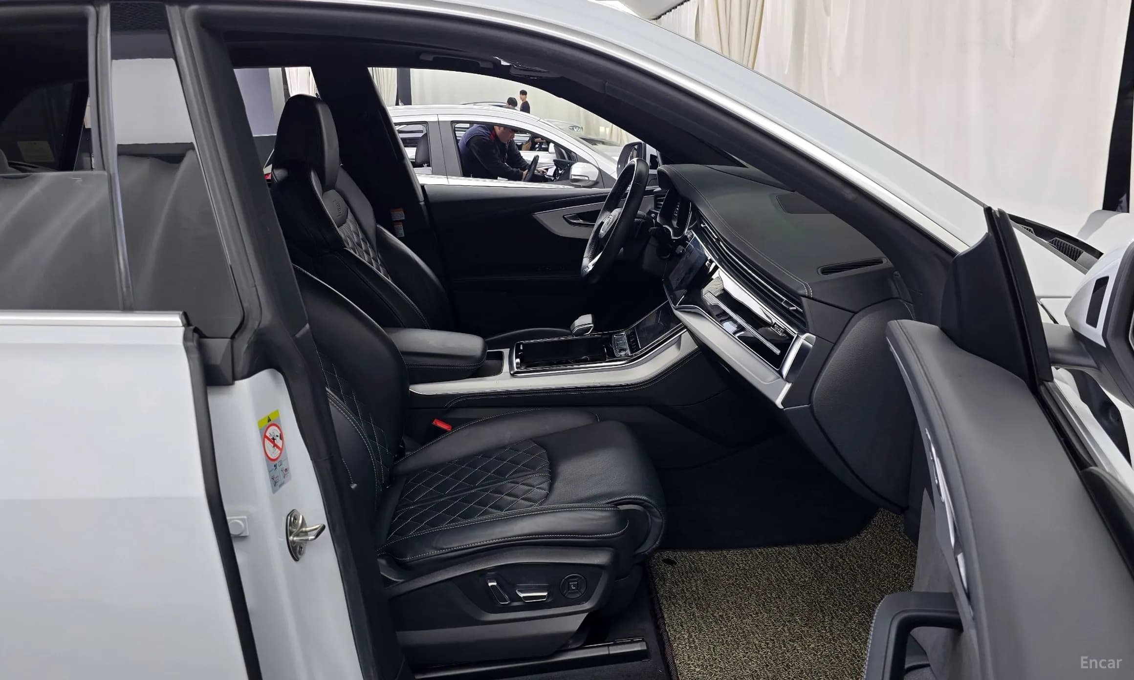 Q8 (4M)