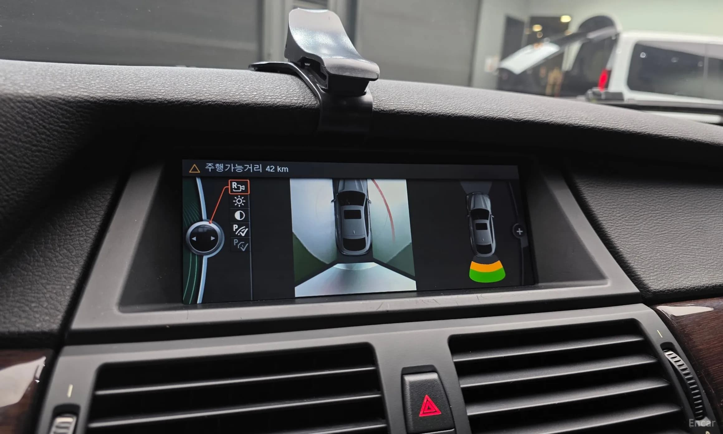 X6 (E71)