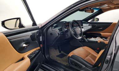 ES300h 7th Generation