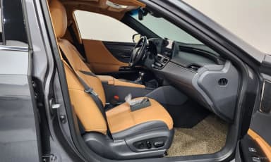 ES300h 7th Generation