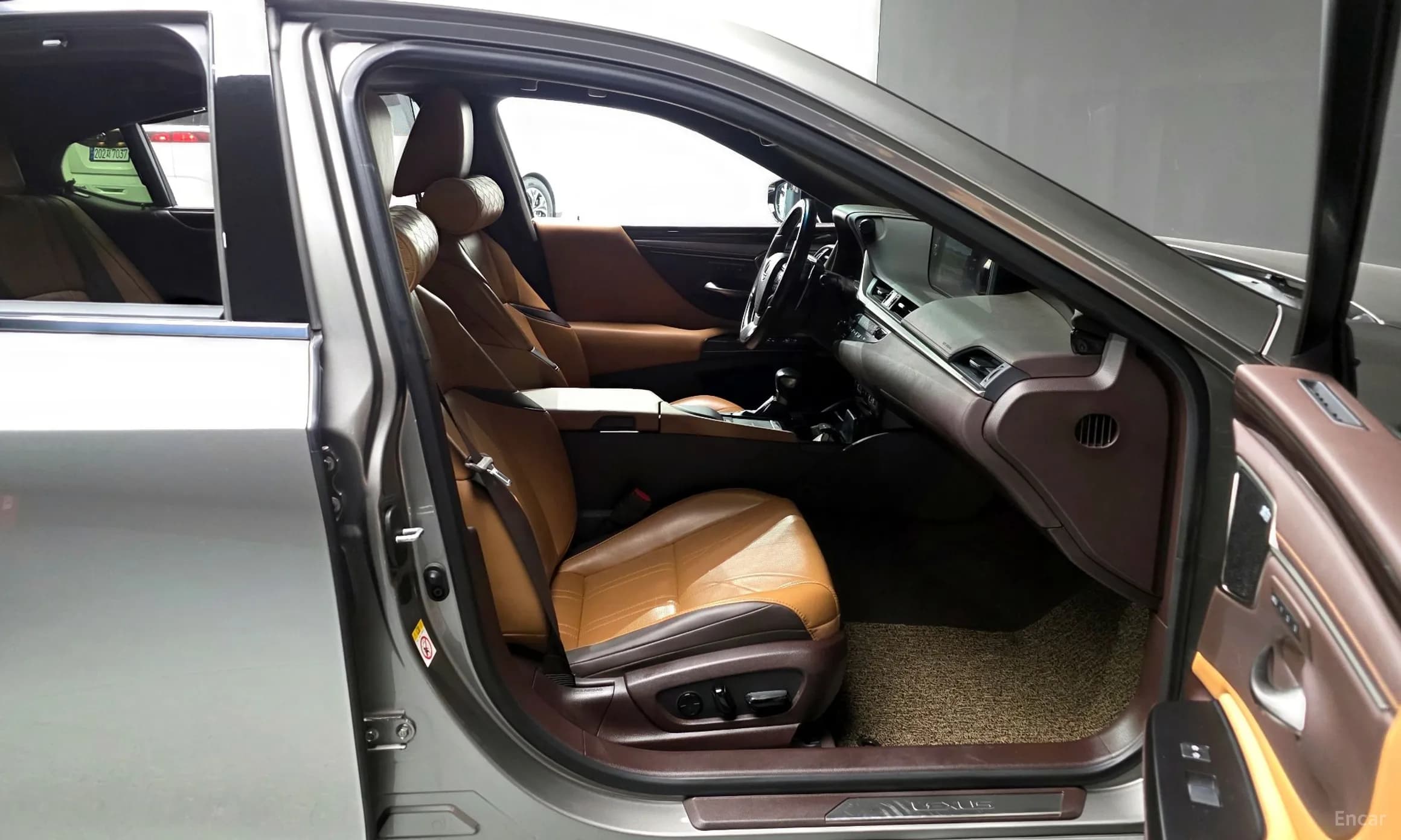 ES300h 7th Generation