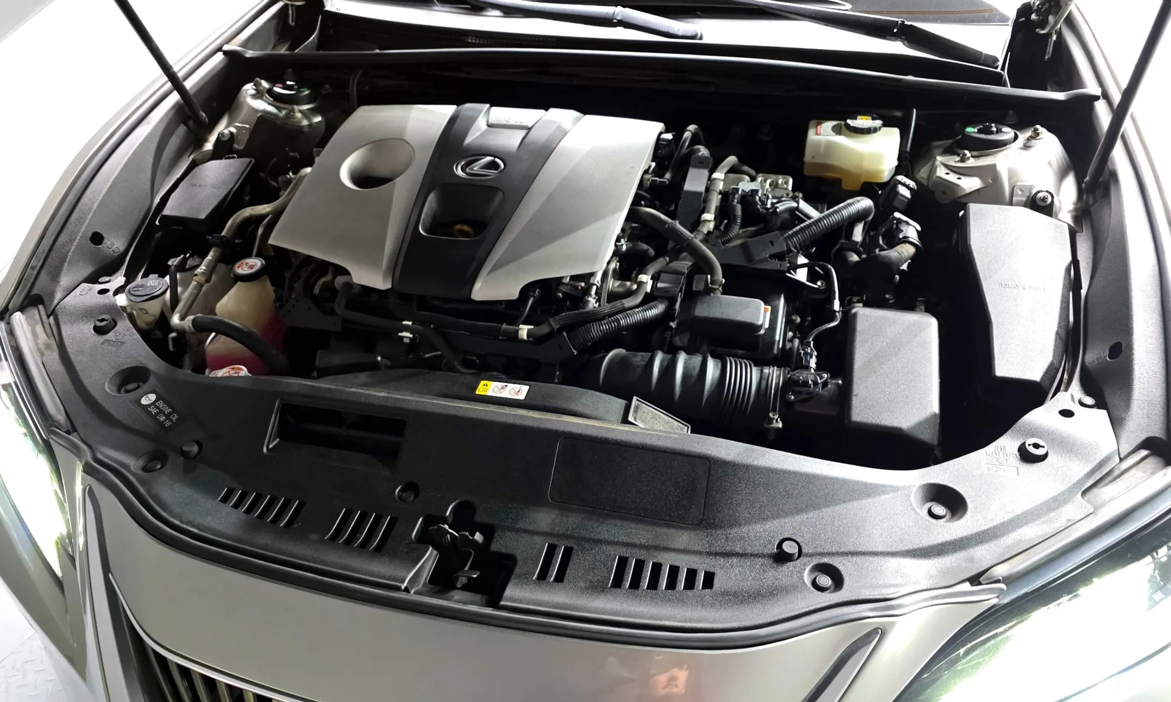 ES300h 7th Generation