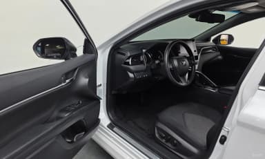 Camry (XV70)
