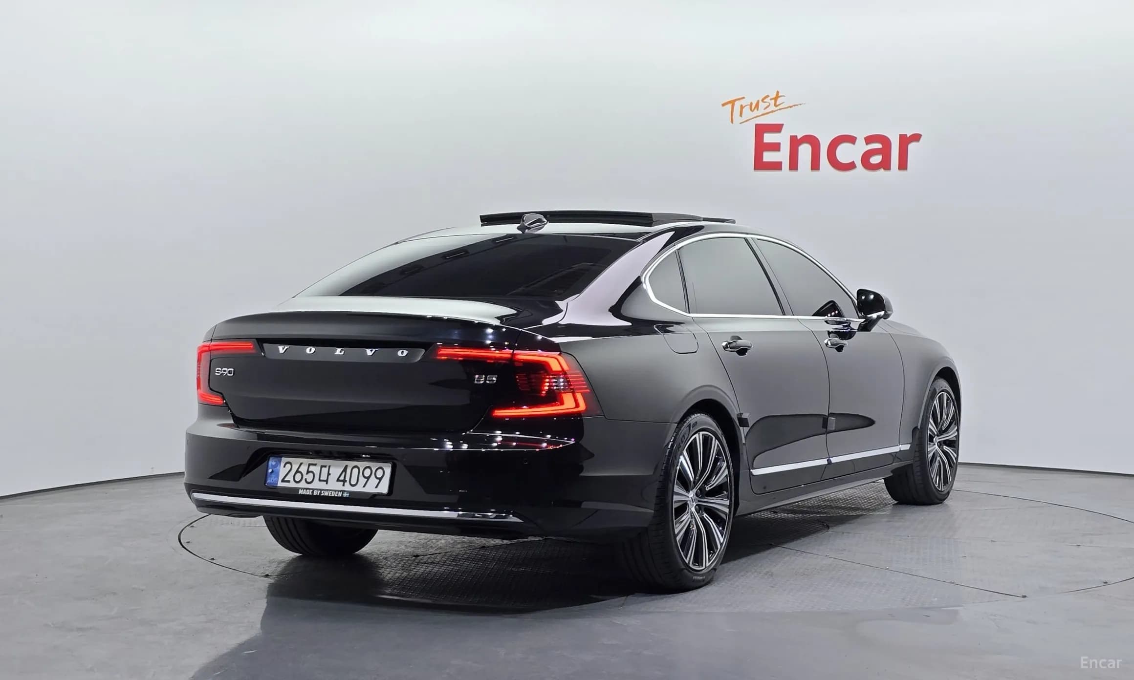 S90