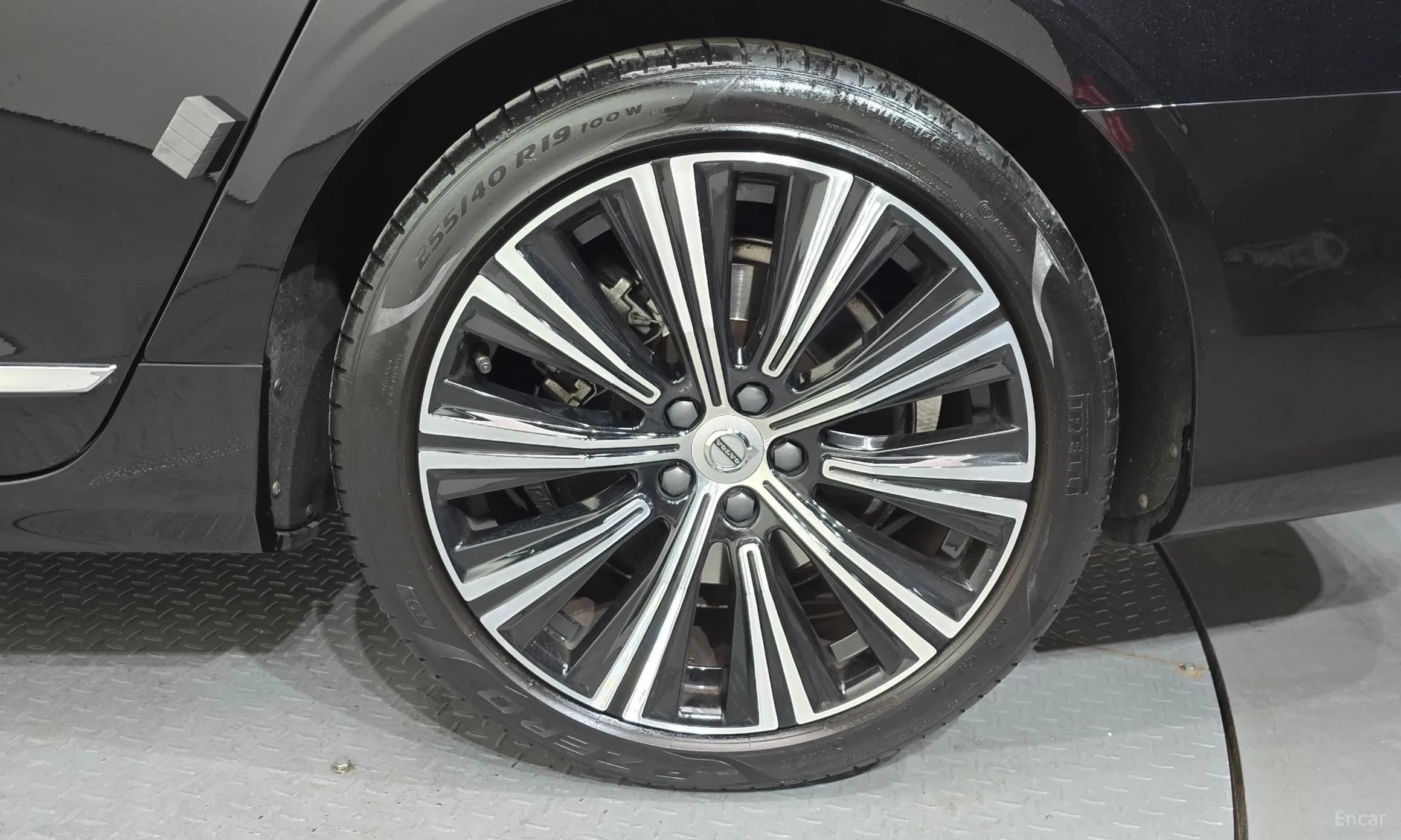 S90