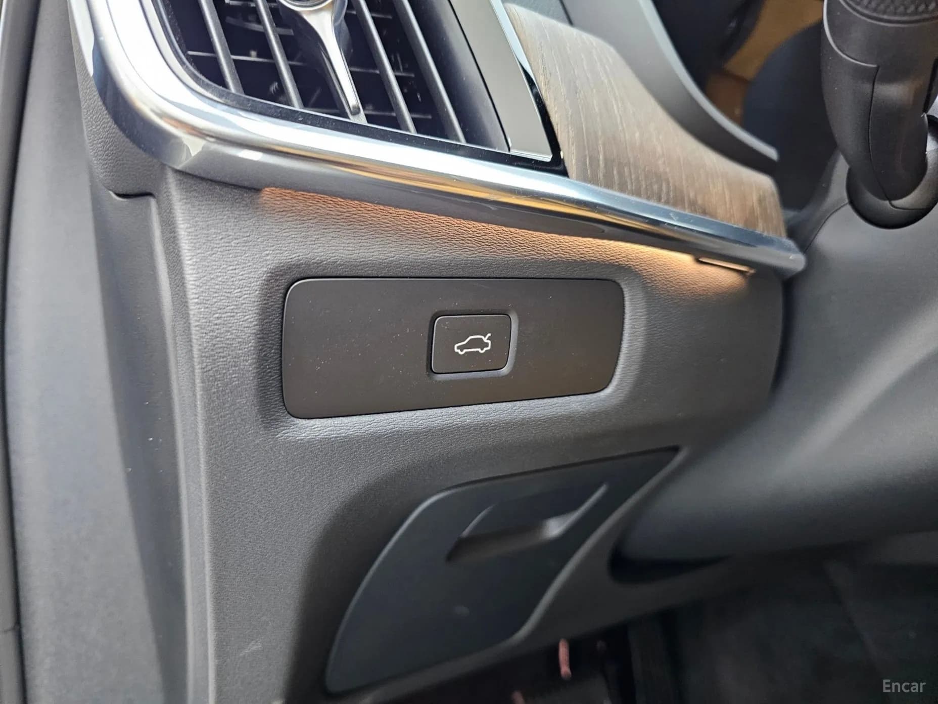 S90