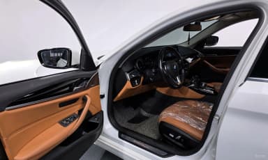 5 Series (G30)