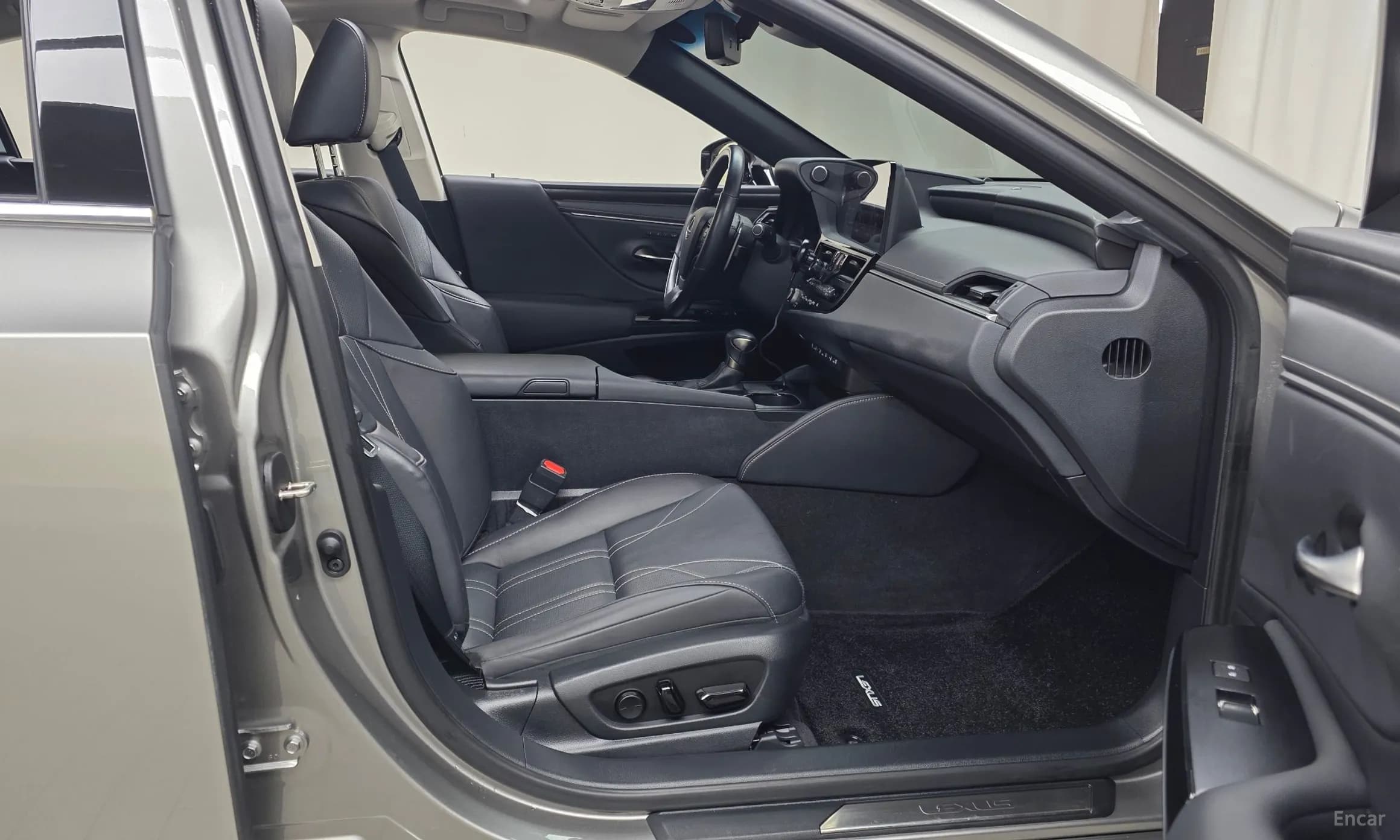 ES300h 7th Generation