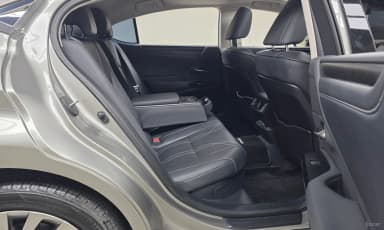 ES300h 7th Generation