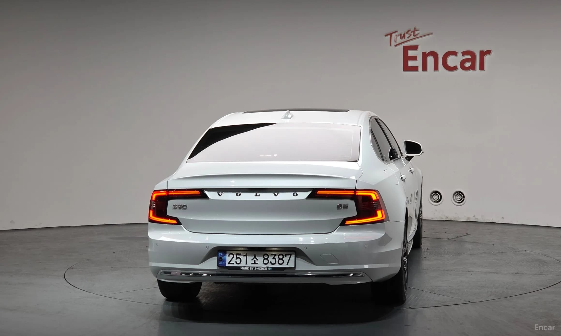 S90
