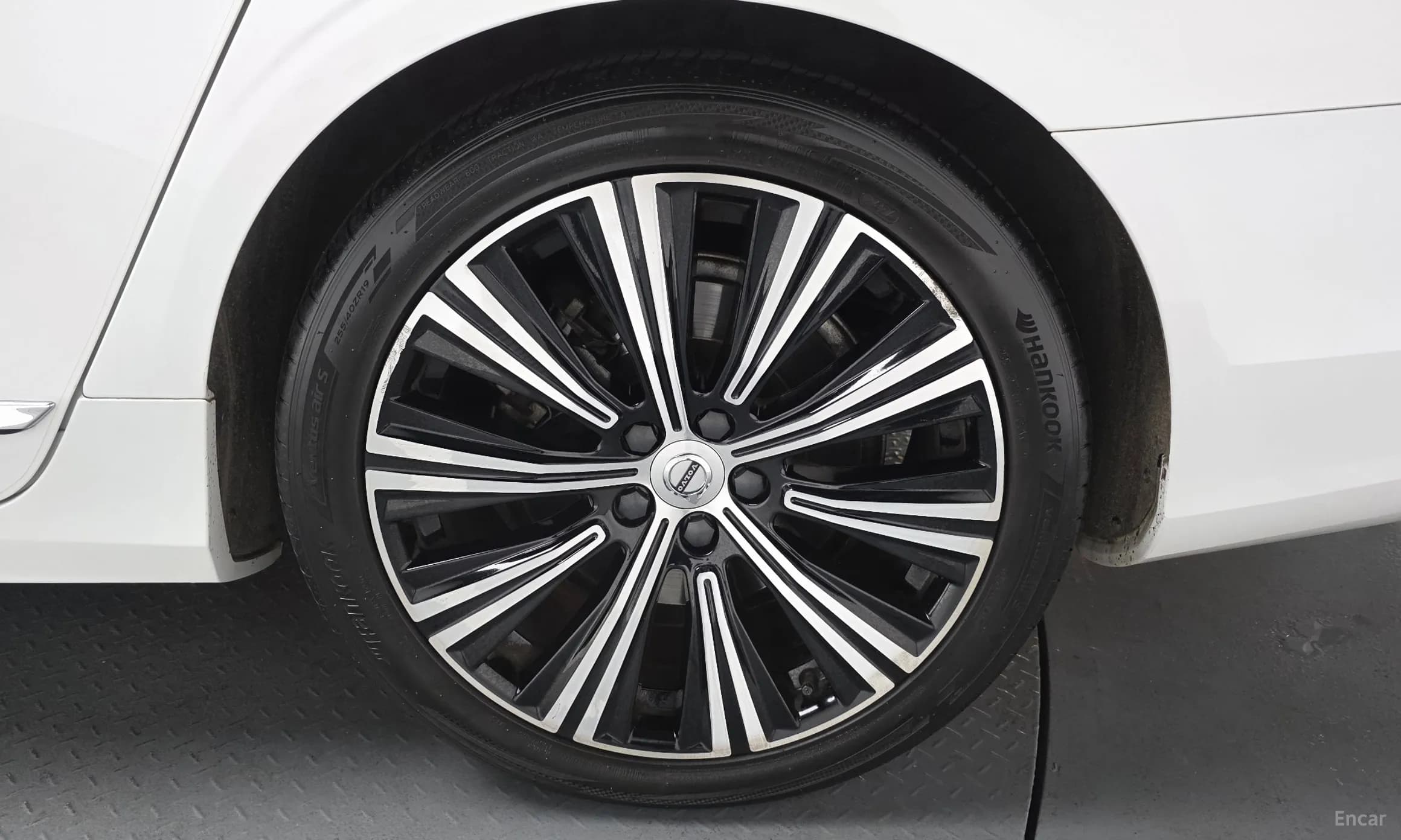 S90