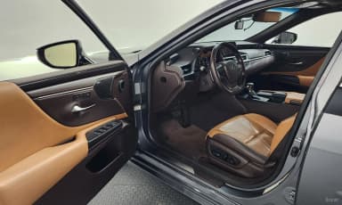 ES300h 7th Generation
