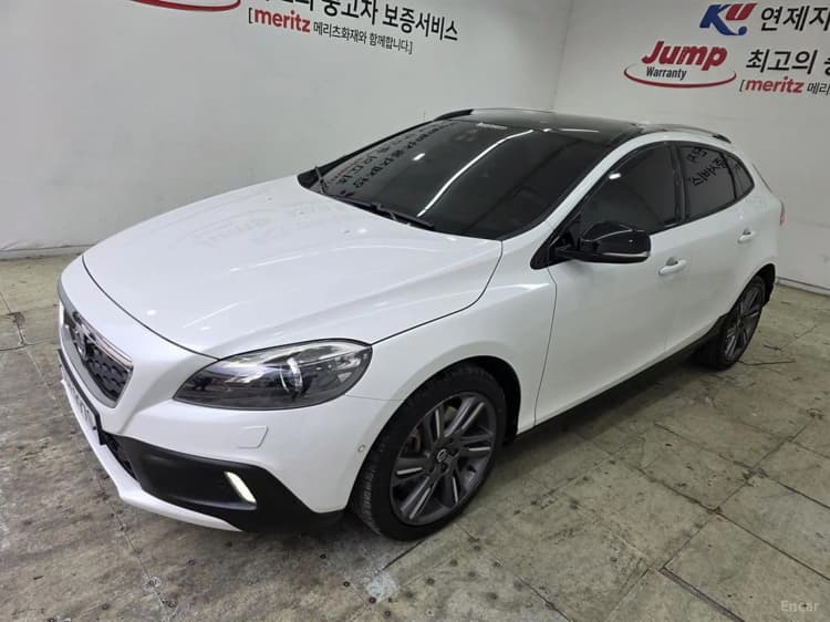 V40 Cross Country
