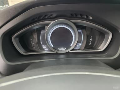V40 Cross Country