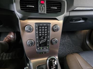 V40 Cross Country