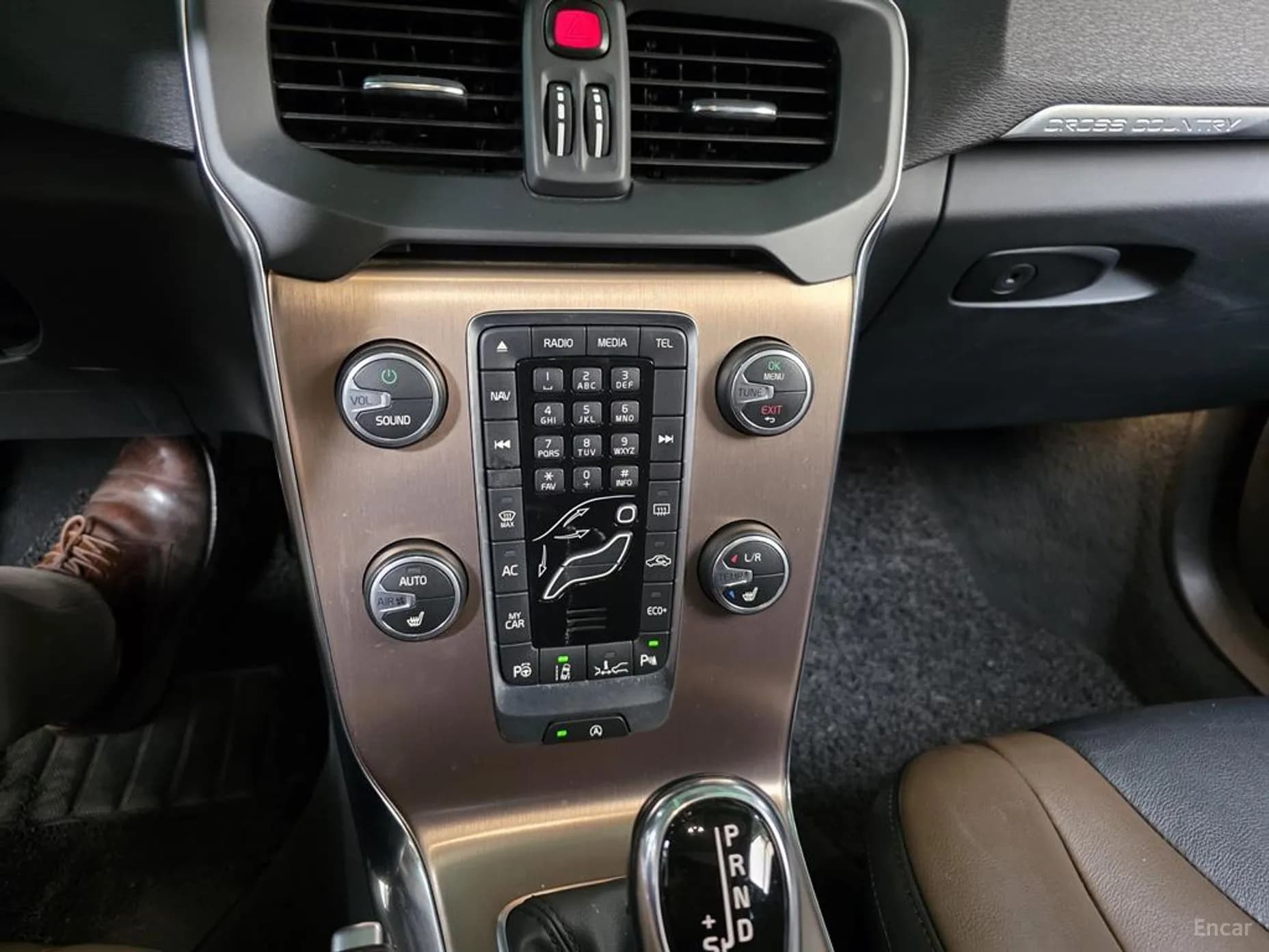V40 Cross Country