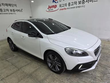 V40 Cross Country