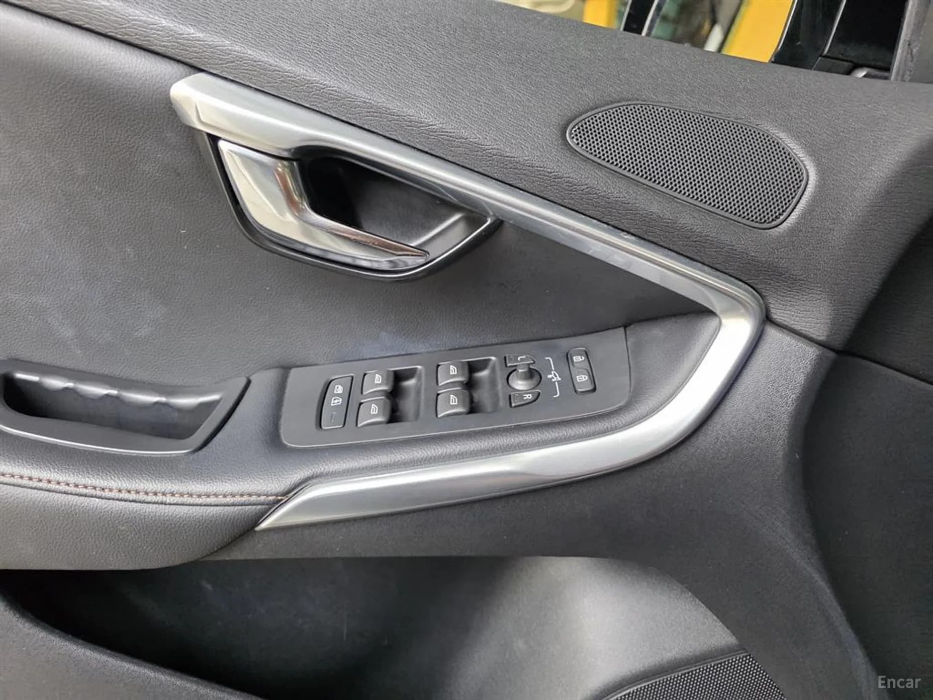 V40 Cross Country