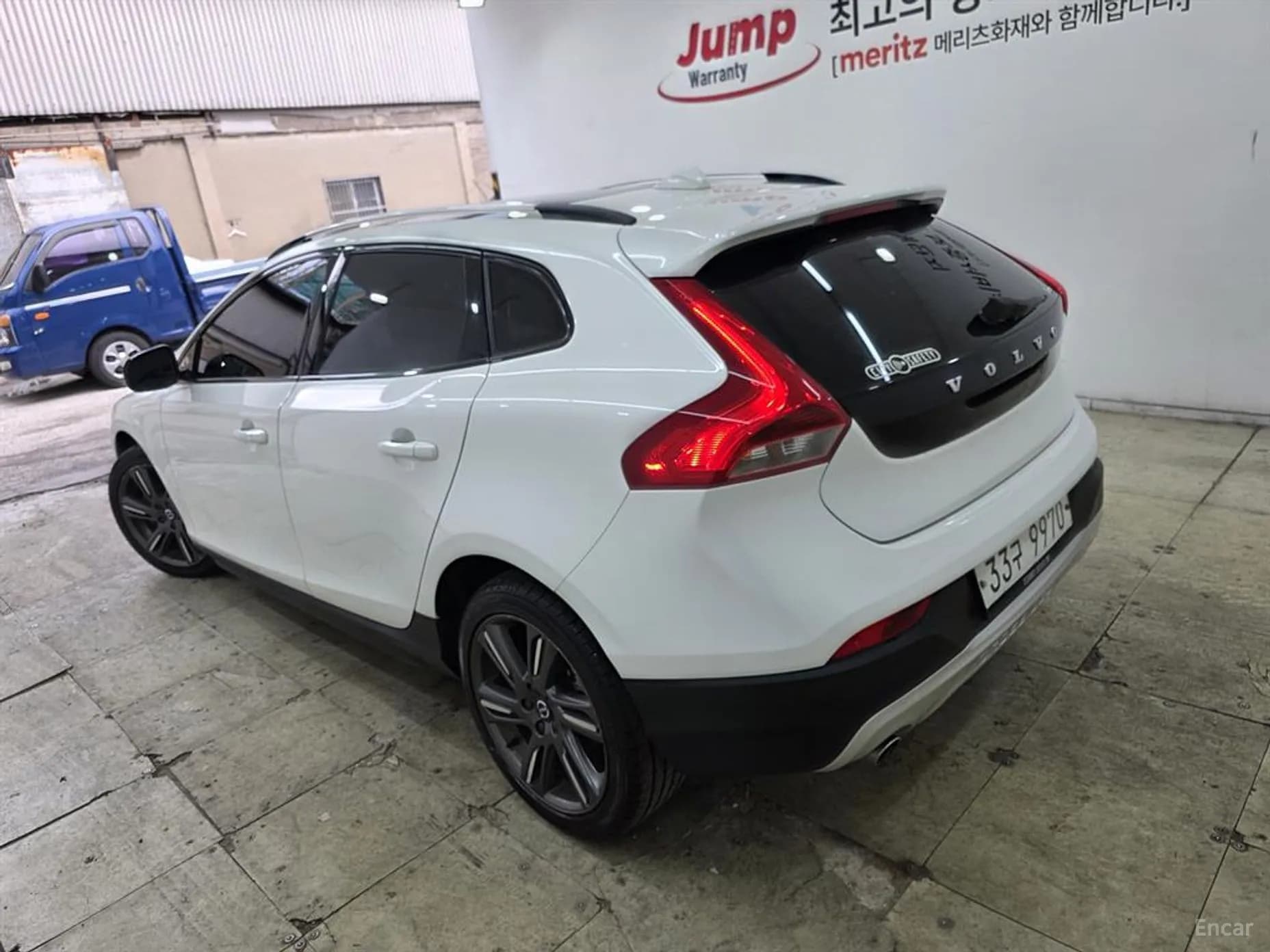 V40 Cross Country