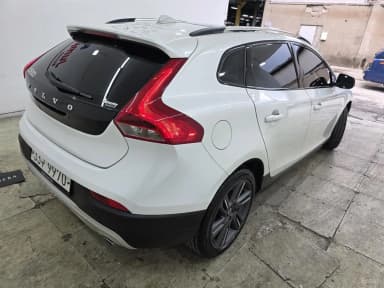 V40 Cross Country