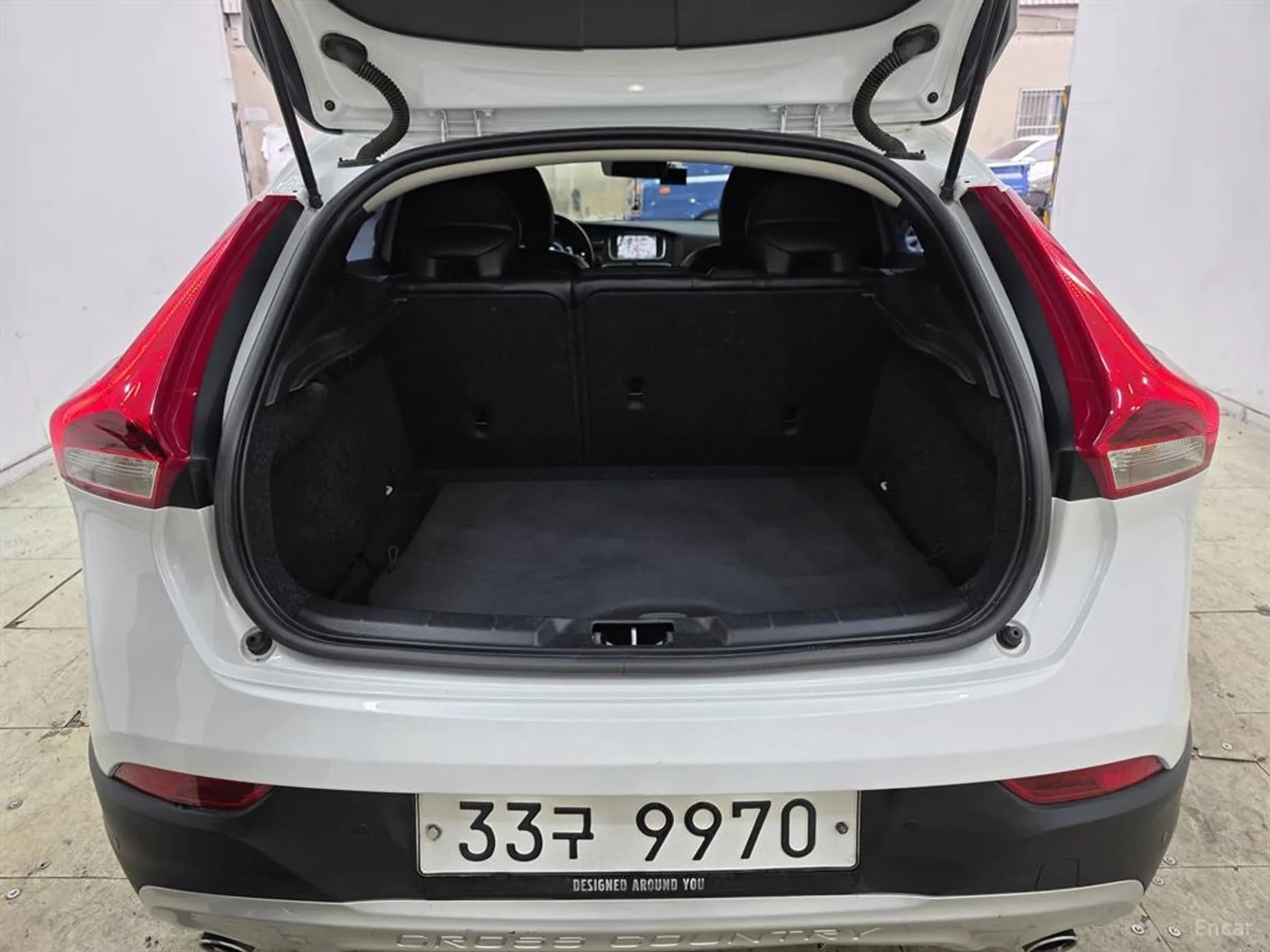 V40 Cross Country